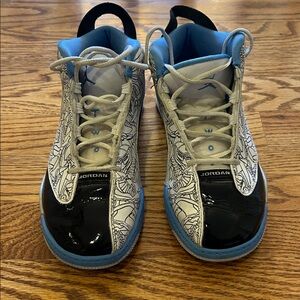 GUC Jordan Basketball shoes with Black and Light Blue, size kid 2.5
